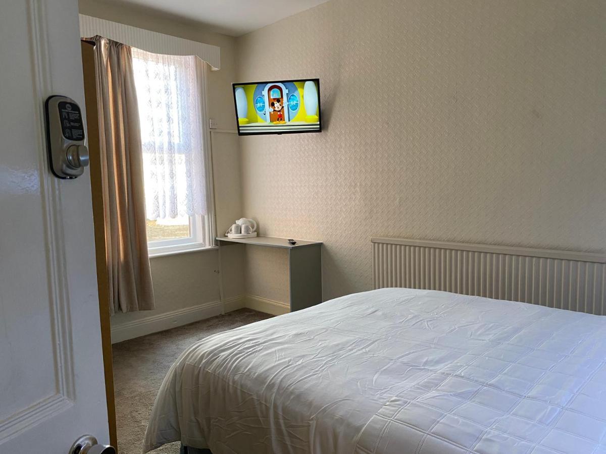 Sylvern House Hotel Скарбъро Екстериор снимка