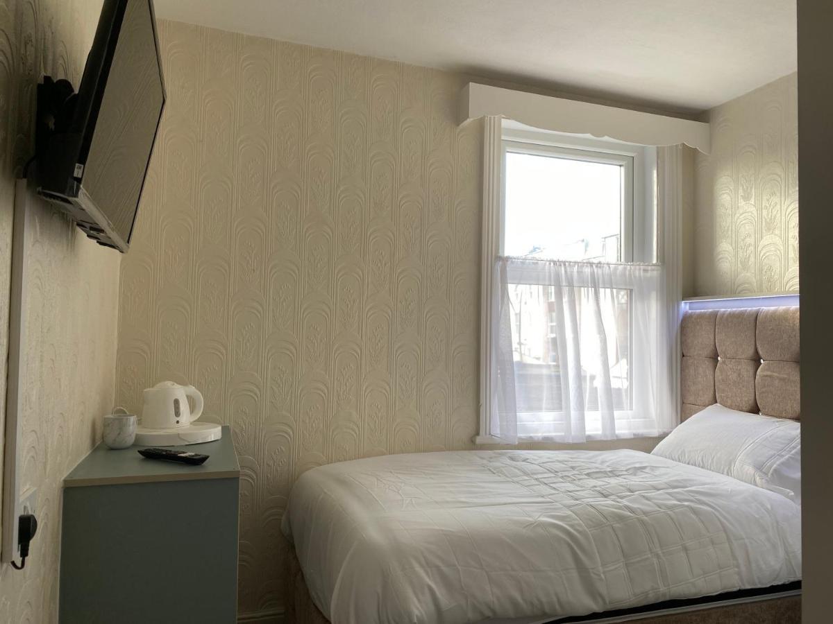Sylvern House Hotel Скарбъро Екстериор снимка